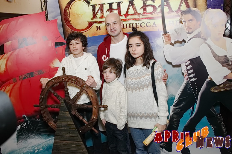 Егор Дружинин с детьми